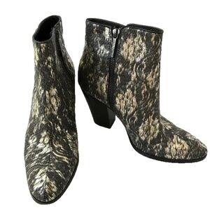 Donald J Pliner Couture Swift gold Metallic Ankle Boots size 7.5